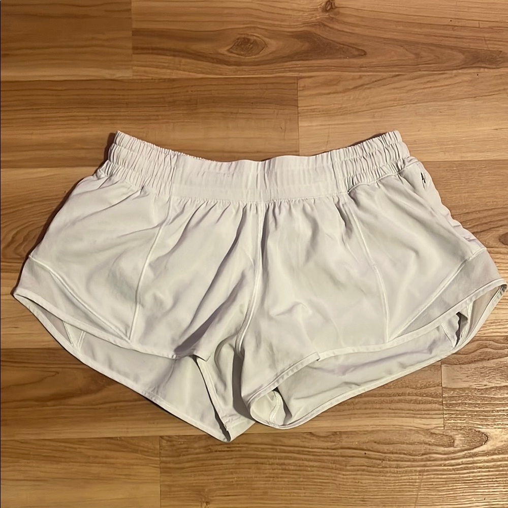 Lululemon Athletica Hotty Hot Low Rise Bone Athletic Shorts